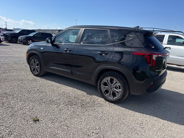 Used 2026 Kia Seltos LX AWD/4WD image 4