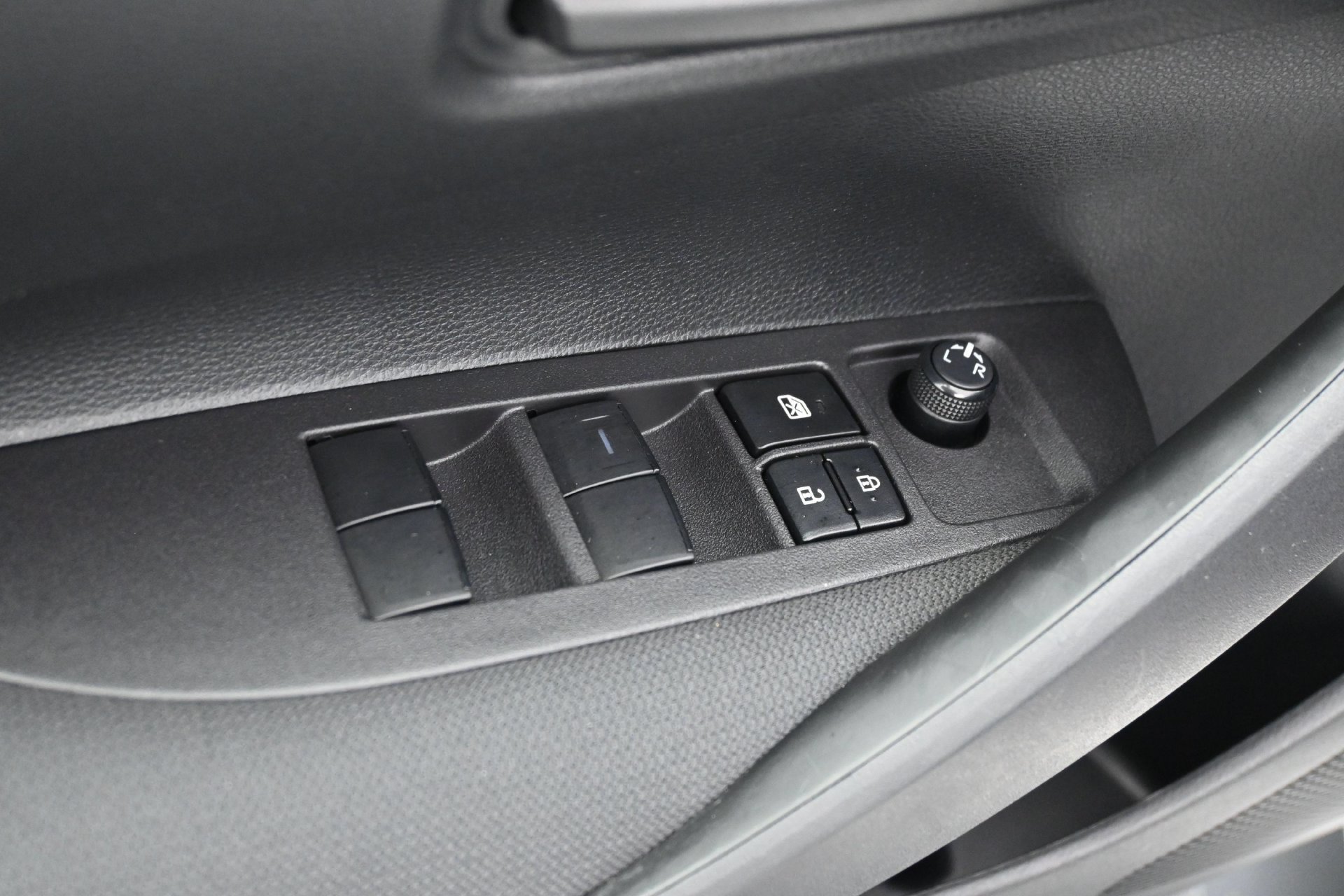 Used 2024 Toyota Corolla LE FWD image 17