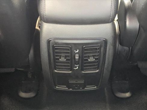 Used 2020 Jeep Grand Cherokee Altitude RWD image 17
