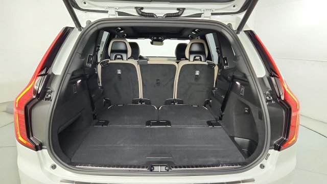 Used 2026 Volvo XC90 B6 Plus w/ Protection Package Premier AWD/4WD image 43