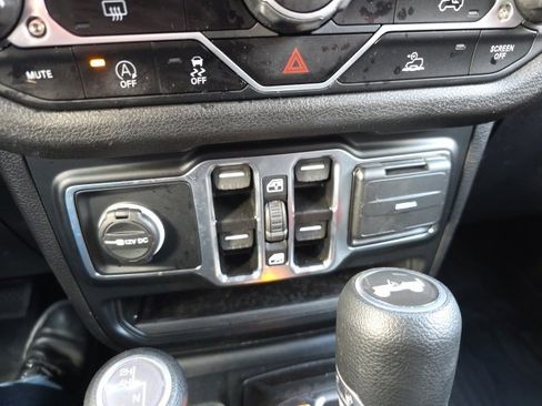 Used 2024 Jeep Wrangler Sport S image 25