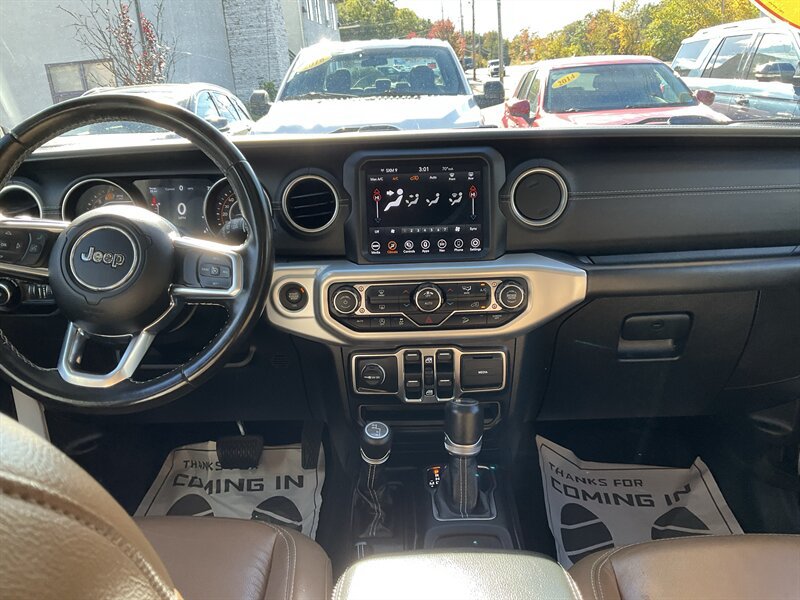 Used 2020 Jeep Wrangler Unlimited Sahara AWD/4WD image 19