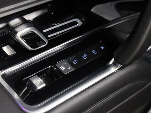 Used 2023 Land Rover Range Rover SE image 41