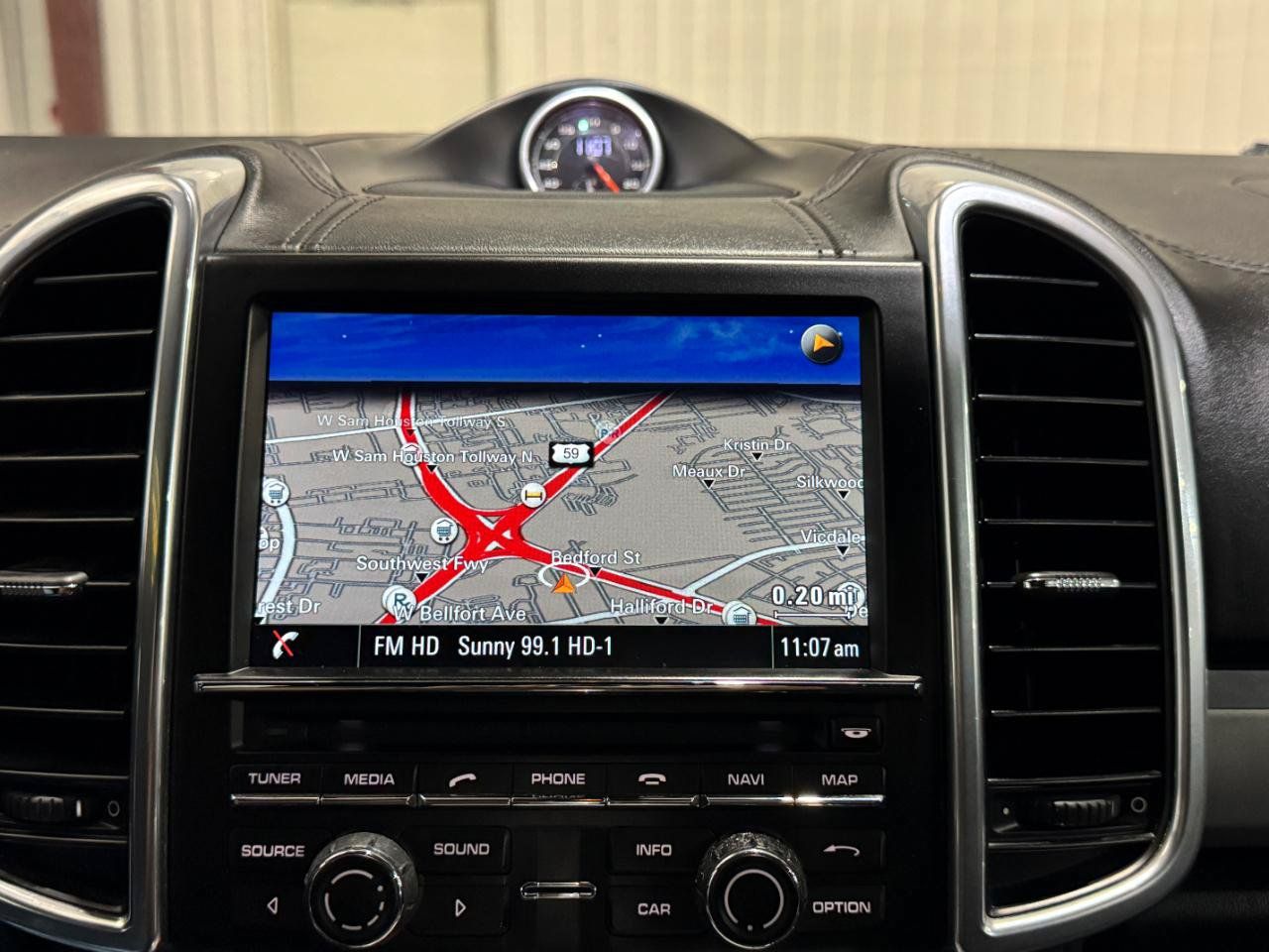 Used 2014 Porsche Cayenne GTS AWD/4WD image 40