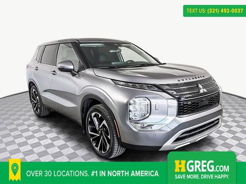 Used 2022 Mitsubishi Outlander SE image 1