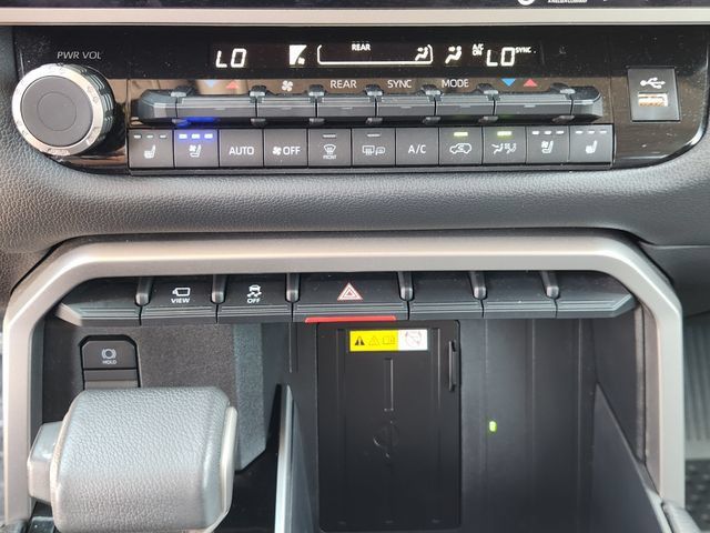 Used 2024 Toyota Sequoia Limited RWD image 18