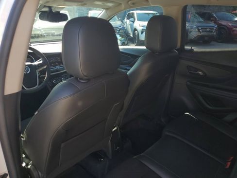 Used 2022 Buick Encore Preferred w/ Safety Package image 19