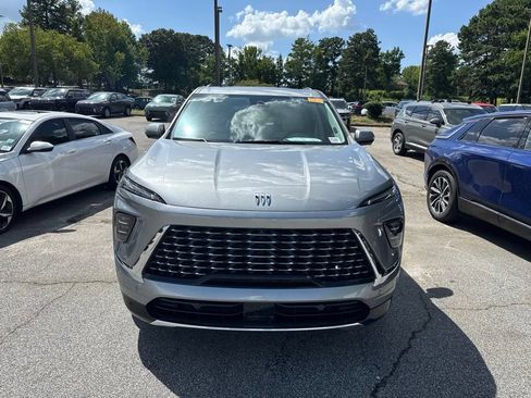 Used 2025 Buick Enclave Avenir w/ Super Cruise Package FWD image 2
