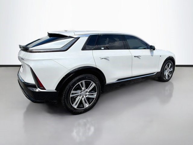 Certified 2024 Cadillac Lyriq Tech w/ LPO, Floor Liner Package AWD/4WD image 6