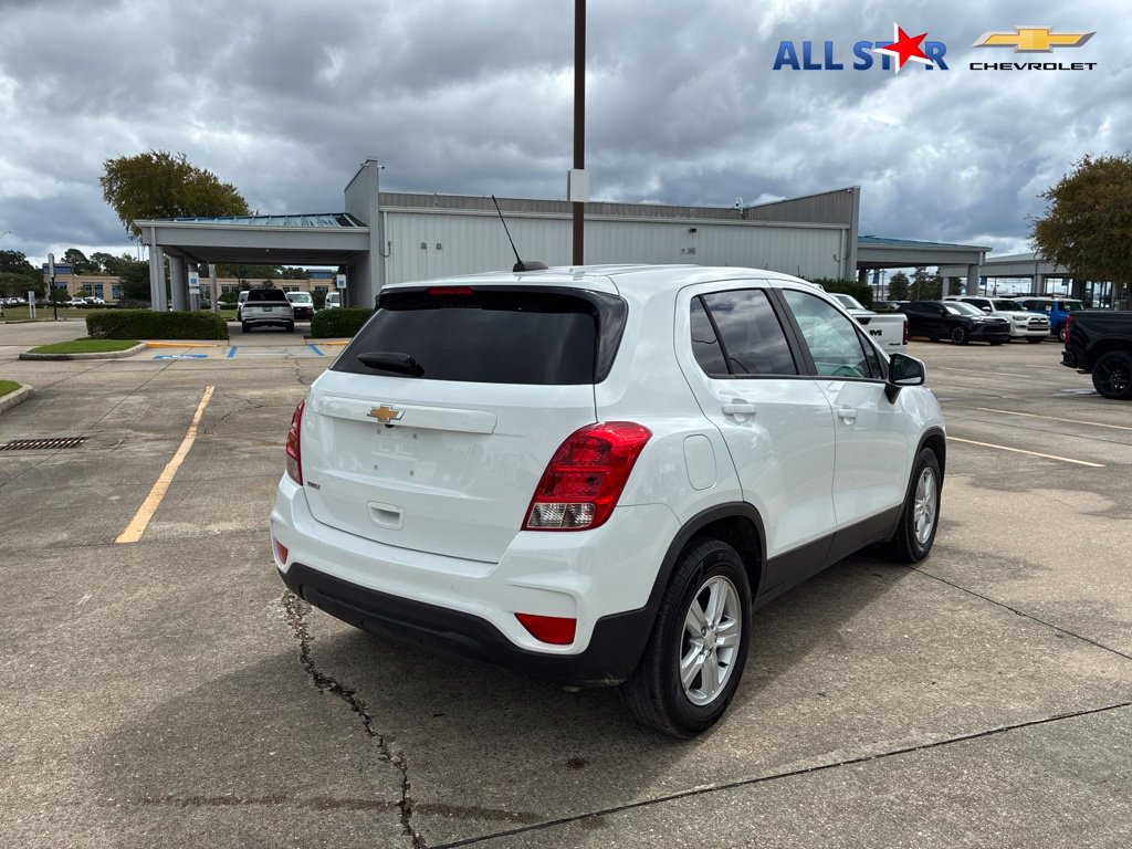 Used 2022 Chevrolet Trax LS w/ Tint and Cruise Package FWD image 3