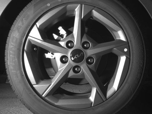 Used 2025 Kia K4 LXS image 15