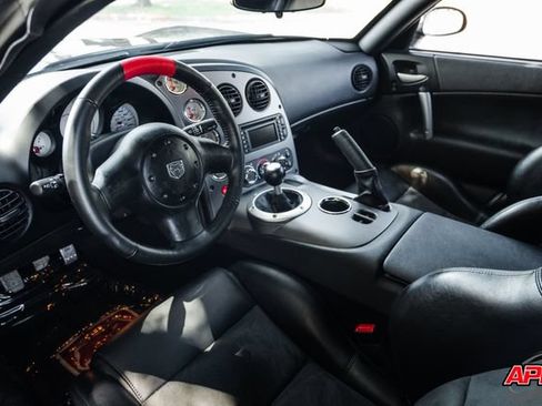 Used 2010 Dodge Viper ACR RWD image 2