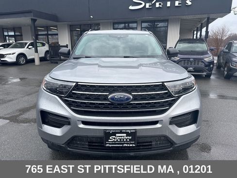 Used 2022 Ford Explorer XLT AWD/4WD image 2