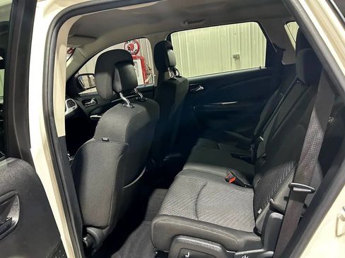 Used 2018 Dodge Journey SE image 8
