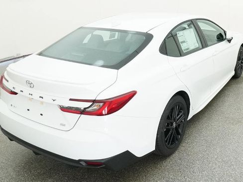 Used 2026 Toyota Camry SE FWD image 46