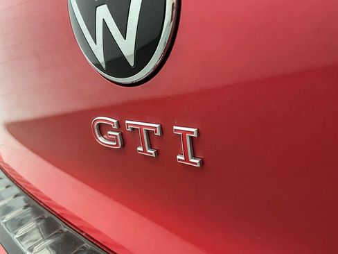 Used 2024 Volkswagen GTI SE FWD image 9