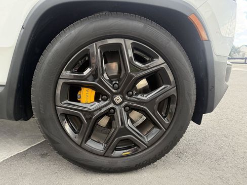 Used 2023 Rivian R1S Adventure AWD/4WD image 10