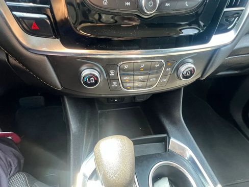 Used 2021 Chevrolet Traverse LS AWD/4WD image 24