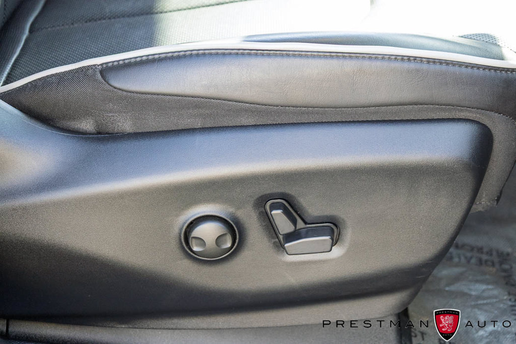 Used 2026 Chrysler Pacifica Limited FWD image 27
