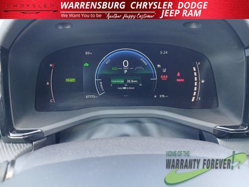 Used 2025 Toyota Camry SE FWD image 16