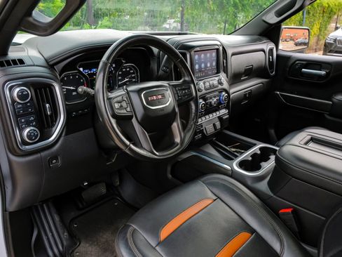 Used 2021 GMC Sierra 1500 AT4 w/ AT4 Value Package AWD/4WD image 3