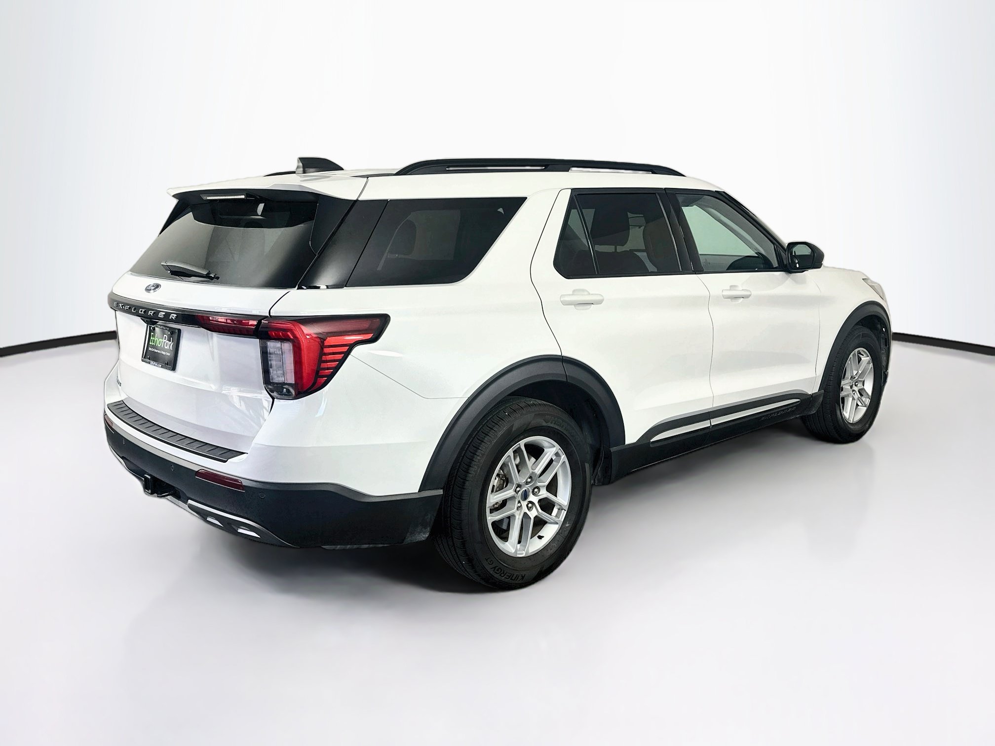 Used 2025 Ford Explorer Active w/ Active Comfort Package RWD image 9