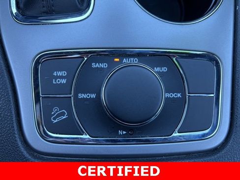 Certified 2022 Jeep Grand Cherokee Limited image 30