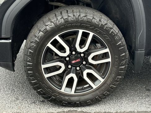Used 2022 GMC Sierra 1500 AT4 w/ AT4 Premium Package AWD/4WD image 17