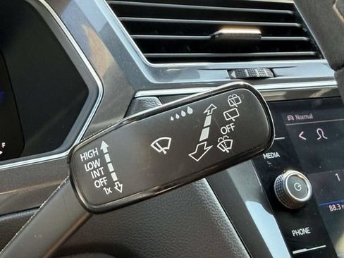 Certified 2023 Volkswagen Tiguan SE AWD/4WD image 25