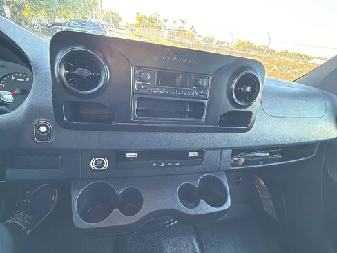 Used 2019 Mercedes-Benz Sprinter 144 image 9