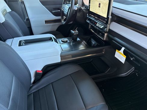 Used 2025 GMC Hummer EV 3X AWD/4WD image 24
