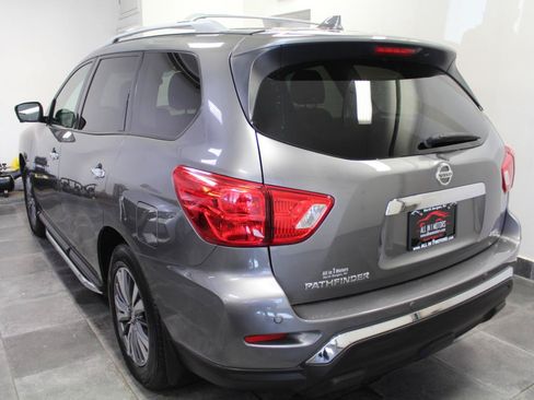Used 2020 Nissan Pathfinder SL AWD/4WD image 4