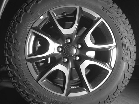 Used 2025 Jeep Compass Trailhawk AWD/4WD image 15