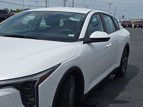Used 2025 Kia K4 FWD image 49