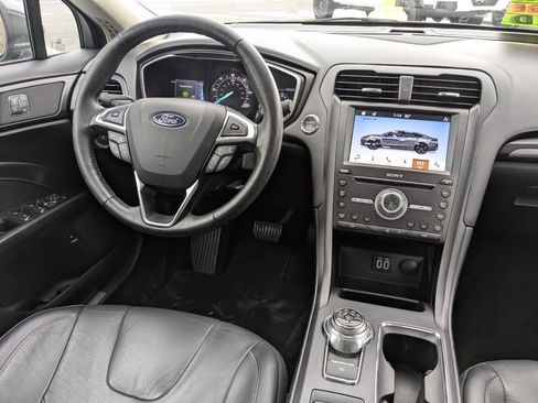 Used 2019 Ford Fusion Titanium image 15