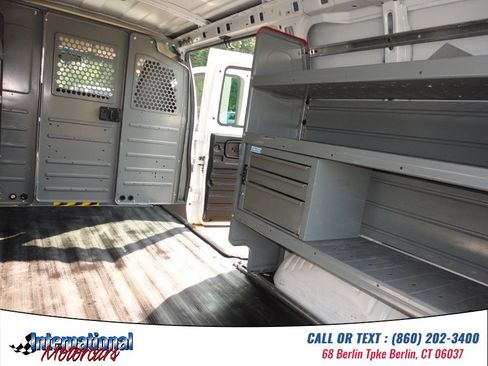 Used 2017 Chevrolet Express 2500 RWD image 10