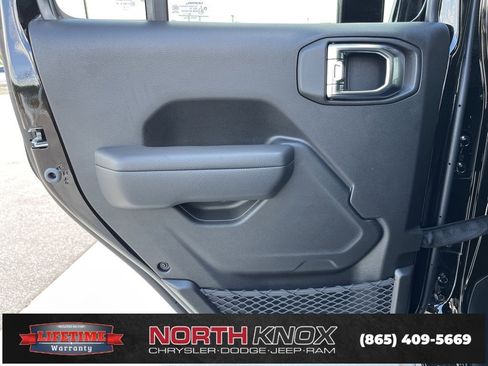 New 2025 Jeep Gladiator Rubicon w/ Convenience Group image 14