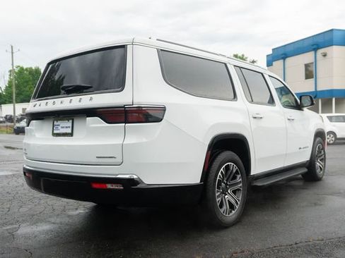 Used 2023 Jeep Wagoneer L Series II AWD/4WD image 33