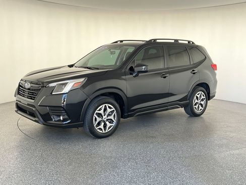 Used 2024 Subaru Forester Premium AWD/4WD image 9