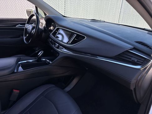Used 2019 Buick Enclave Essence image 22