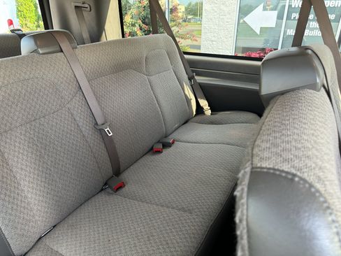 Used 2025 GMC Savana 3500 LT w/ LT Preferred Equipment Group RWD image 17