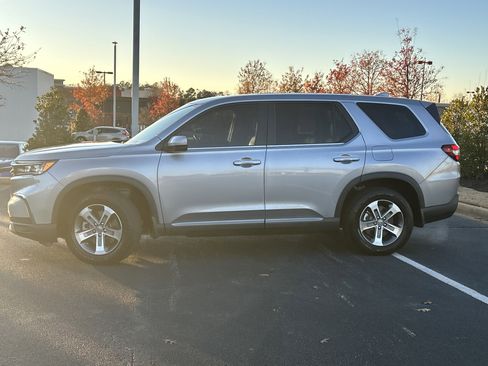 Certified 2024 Honda Pilot EX-L image 6
