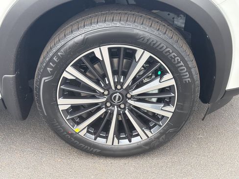 New 2026 Nissan Pathfinder Platinum image 9