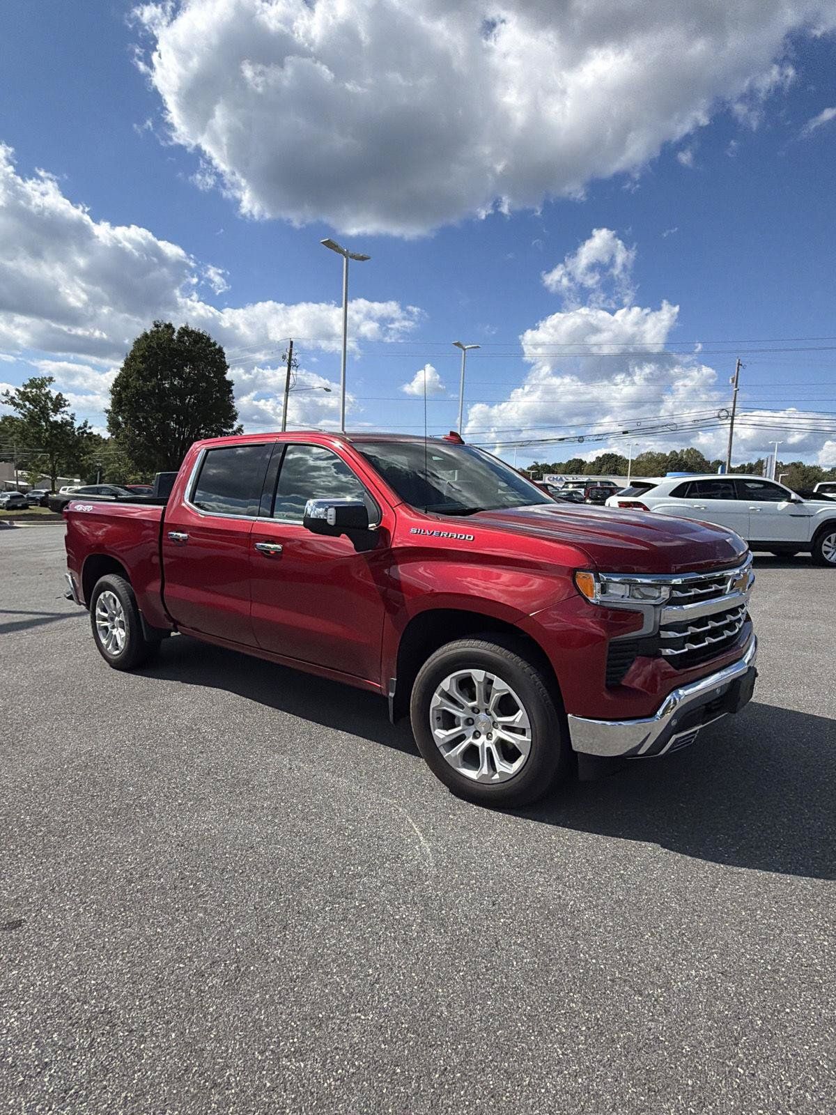 Used 2023 Chevrolet Silverado 1500 LTZ AWD/4WD image 7