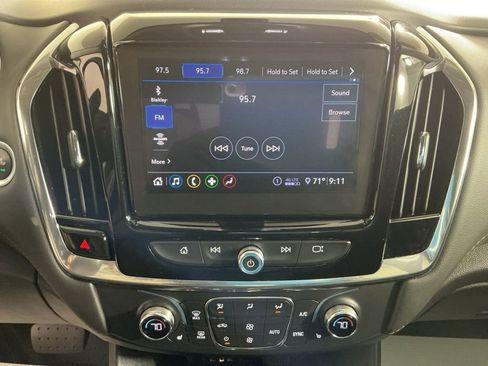 Used 2020 Chevrolet Traverse LT image 29