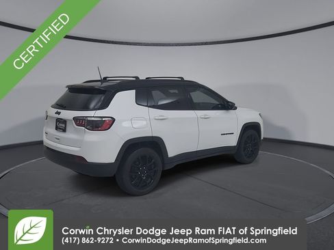Used 2024 Jeep Compass Latitude w/ Convenience Group image 12