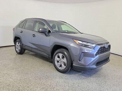 Used 2024 Toyota RAV4 LE AWD/4WD image 4