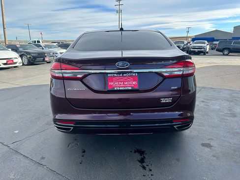 Used 2017 Ford Fusion SE w/ Fusion SE Technology Package image 3