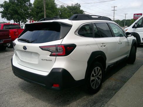 Used 2024 Subaru Outback Premium AWD/4WD image 5