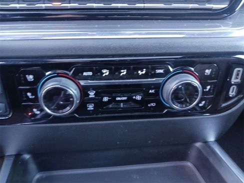 Used 2024 Chevrolet Silverado 3500 High Country w/ High Country Premium Package image 25